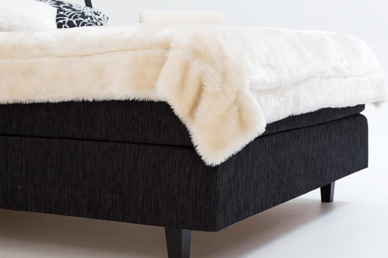 HILTON DELUXE Kontinentalsäng 140 Fast Polyeterskum Svart -   - Kontinentalsängar