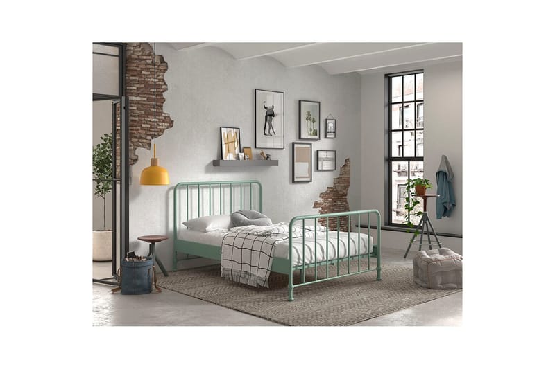 Säng Bronxx Olivgrön, 140 x 200 cm - Olivgrön, 140 x 200 cm - Barn & bebis - Barnmöbler - Barnsäng & juniorsäng