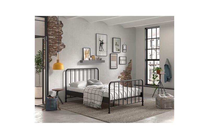 Säng Bronxx Svart, 140 x 200 cm - Svart, 140 x 200 cm - Barn & bebis - Barnmöbler - Barnsäng & juniorsäng