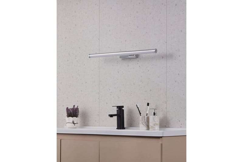 Vägglampa Eglo Vadumi 600 mm - Vit/Krom - Belysning - Badrumsbelysning - Badrumslampa vägg