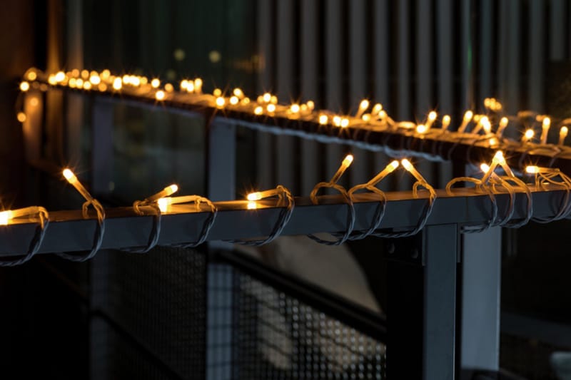 Konstsmide Slinga 120 amber LED Vit - Julbelysning - Balkongbelysning - Ljusslinga