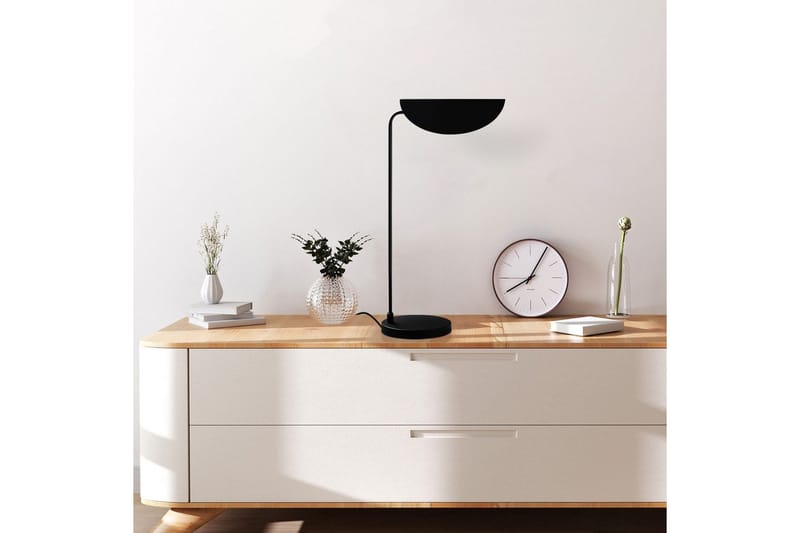 Bordslampa Sosri Svart - Svart - Belysning - Inomhusbelysning & lampor - Fönsterlampor & fönsterbelysning - Fönsterlampa på fot