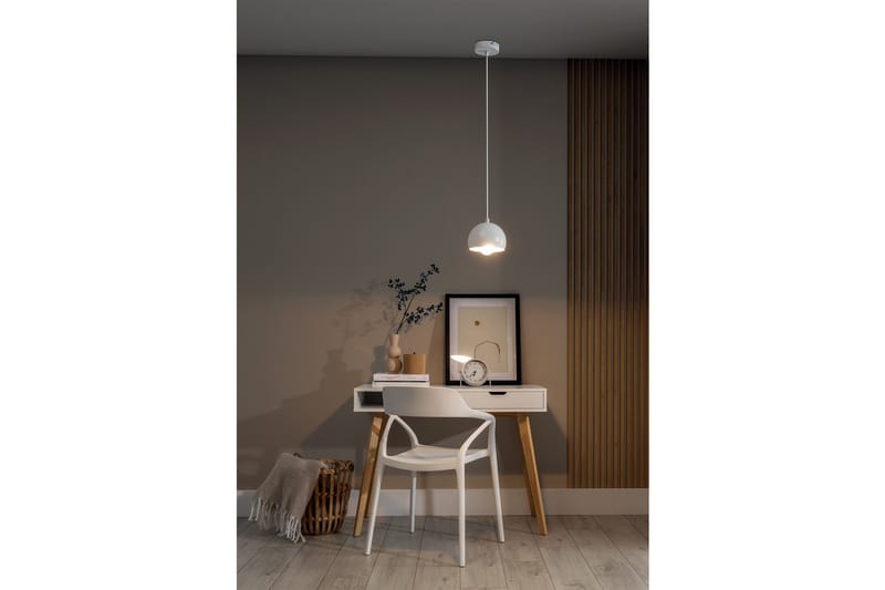 Callide Pendellampa - Svart - Belysning - Inomhusbelysning & lampor - Fönsterlampor & fönsterbelysning - Fönsterlampa hängande