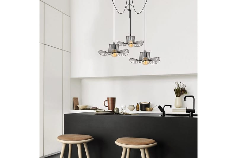 Taklampa Majrula Svart Treuttag - Treuttag - Belysning - Inomhusbelysning & lampor - Fönsterlampor & fönsterbelysning - Fönsterlampa hängande