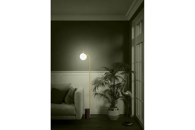 Golvlampa Eglo Betulia Svart/Mässing Opalvit - Belysning - Inomhusbelysning & lampor - Golvlampor & golvbelysning