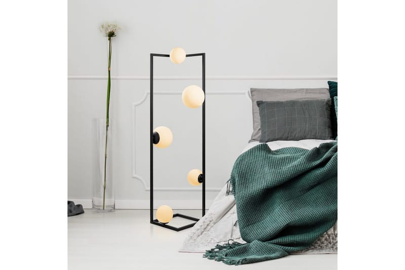 Golvlampa Sosri Svart - Svart - Belysning - Inomhusbelysning & lampor - Golvlampor & golvbelysning