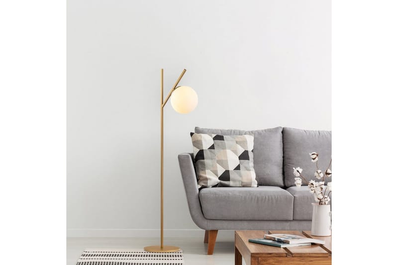 Golvlampa Thevon Gold - Guld - Belysning - Inomhusbelysning & lampor - Golvlampor & golvbelysning