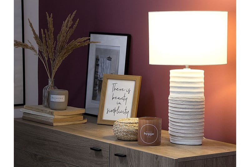 Navia Bordslampa 30 cm - Vit - Belysning - Inomhusbelysning & lampor - Sänglampa - Sängbordslampa