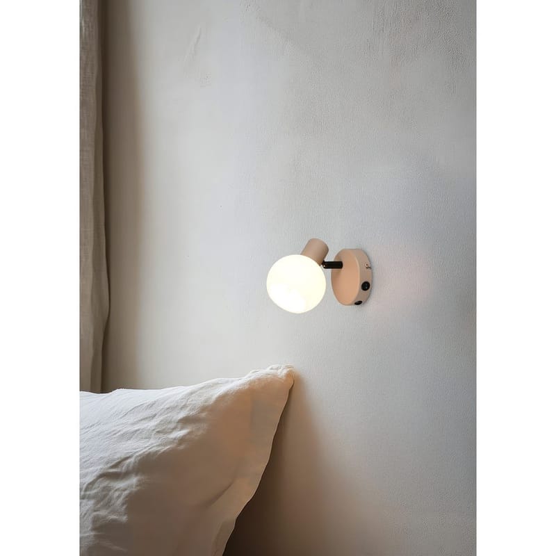 Vägglampa TRIO Boba - 1 lampa - Belysning - Inomhusbelysning & lampor - Sänglampa - Sänglampa vägg