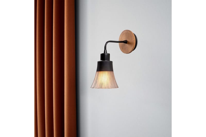 Vägglampa Vellor Svart - Svart - Belysning - Inomhusbelysning & lampor - Golvlampor & golvbelysning