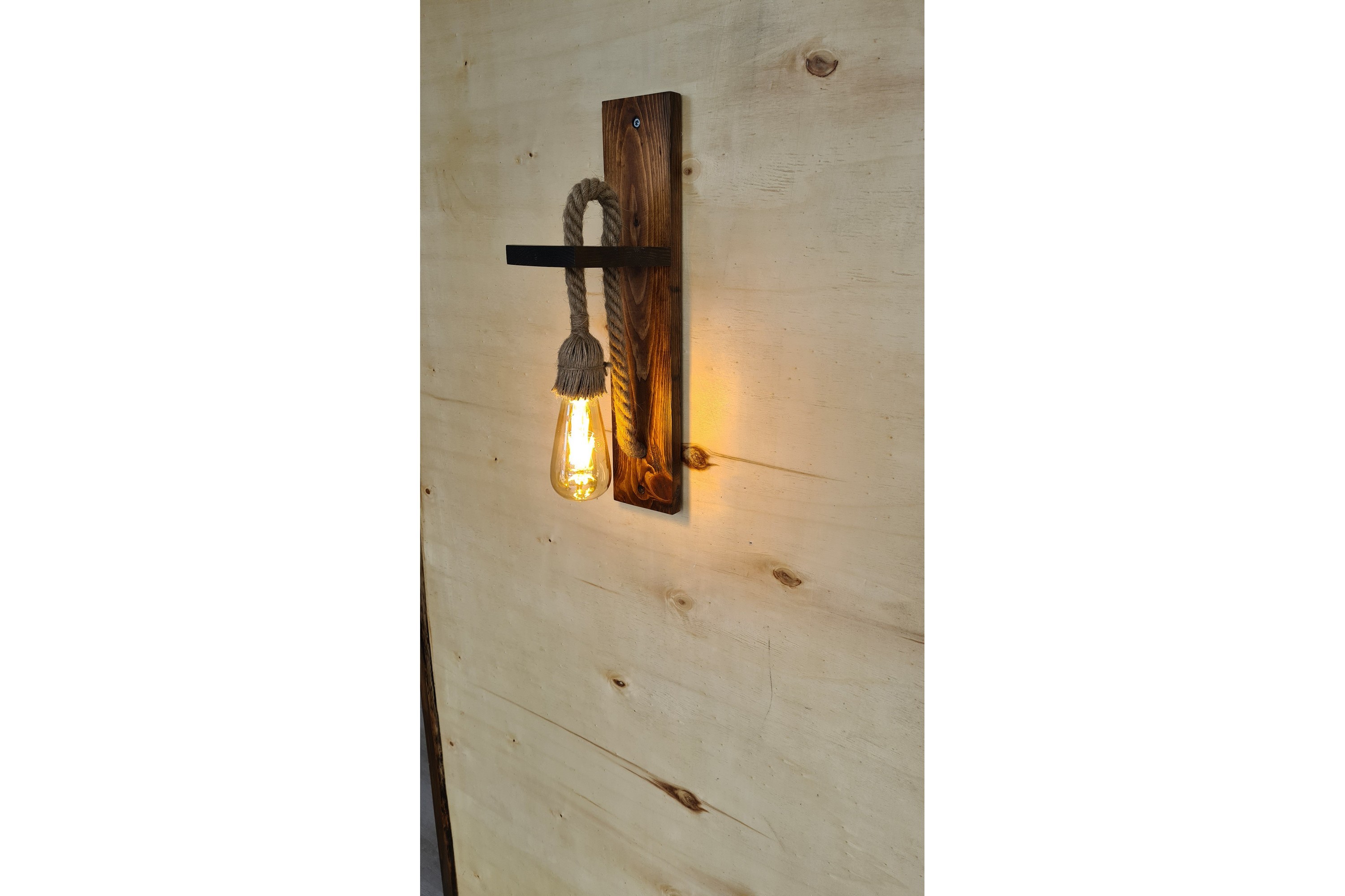 ZIVOTE Vägglampa Valnöt -