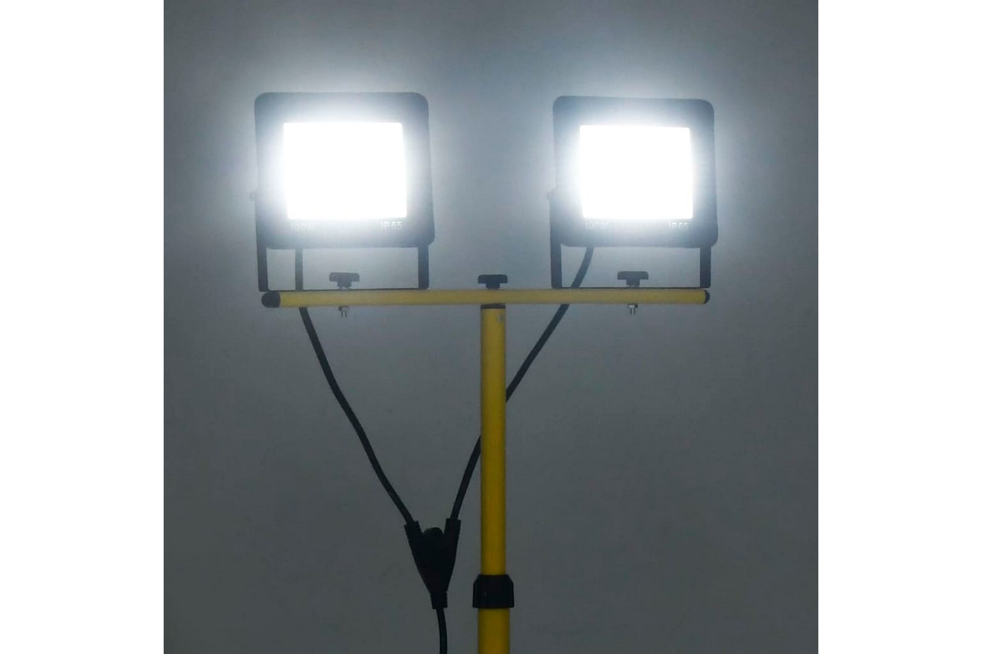 Strålkastare med stativ 2x100 W LED kallvit - Svart - Belysning - Utomhusbelysning - Strålkastare