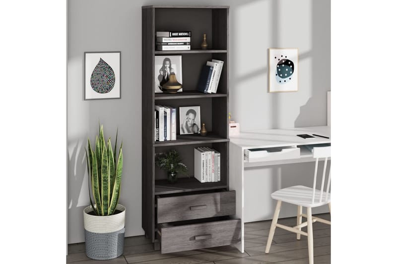 beBasic Högskåp ljusgrå 60x35x180 cm massiv furu - Förvaring - Förvaringsmöbler - Byrå
