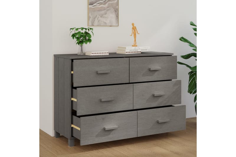beBasic Skänk ljusgrå 113x40x80 cm massiv furu - Förvaring - Förvaringsmöbler - Skänkar & sideboards