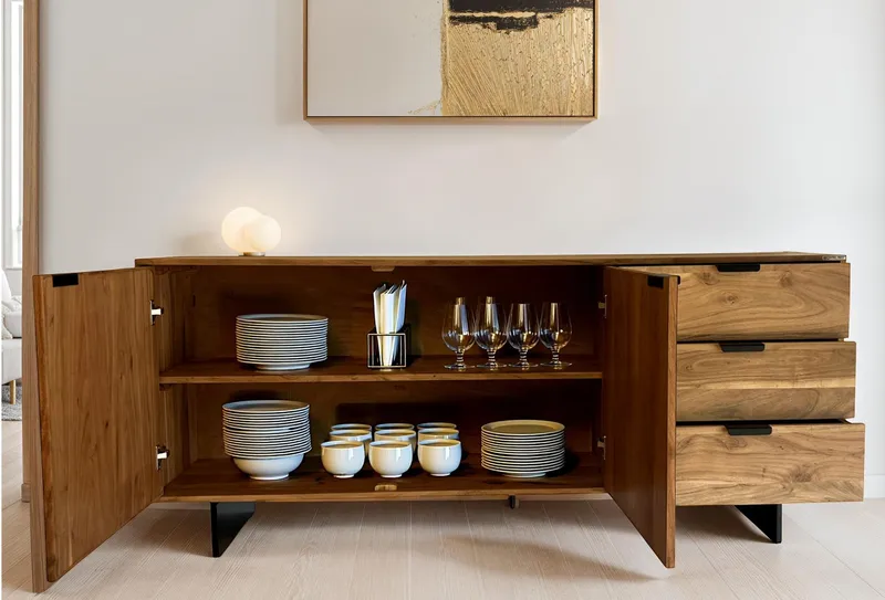 Belova Sideboard 175 cm - naturfärgad akacia och svart - Förvaring - Förvaringsmöbler - Skänkar & sideboards