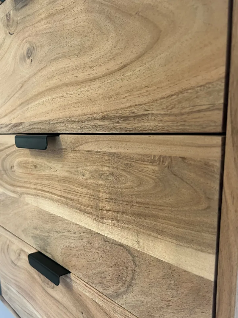 Belova Sideboard 175 cm - naturfärgad akacia och svart - Förvaring - Förvaringsmöbler - Skänkar & sideboards