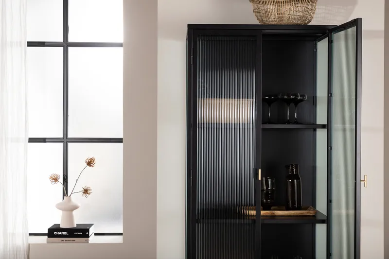 Garis Skåpsbyrå 70x40x160 cm - Svart - Förvaring - Förvaringsmöbler - Byrå