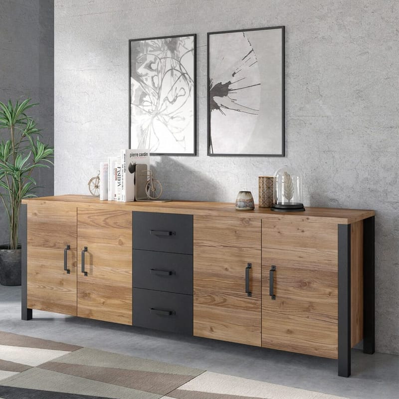 Olin Skänk med 4 Dörrar och 3 Lådor 220 cm i Trä med Furuutseende - Mellanbrun - Förvaring - Förvaringsmöbler - Skänkar & sideboards