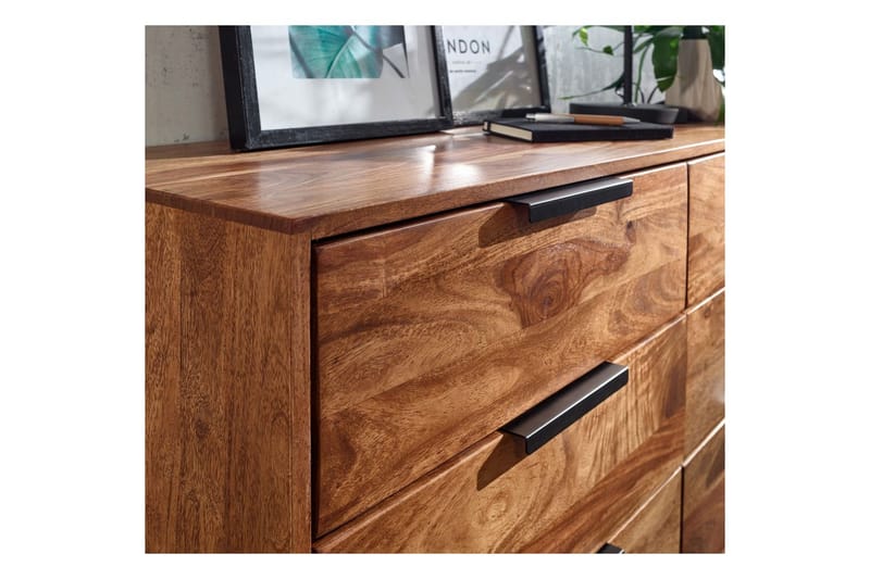 Sideboard Wohnling Massivt trä 117 cm 6 lådor filigrant metallben lantligt stil - Förvaring - Förvaringsmöbler - Skänkar & sideboards