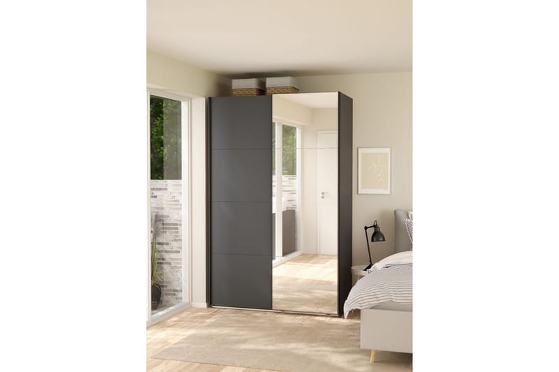 Elvos Garderob med Spegel 139x220 cm - Svart - Förvaring - Sko- & klädförvaring - Garderober & garderobssystem