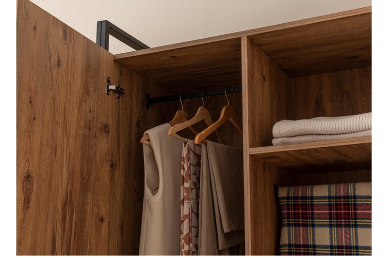 Batler Garderob 52x104 5 Dörrar - Natur - Förvaring - Sko- & klädförvaring - Garderober & garderobssystem