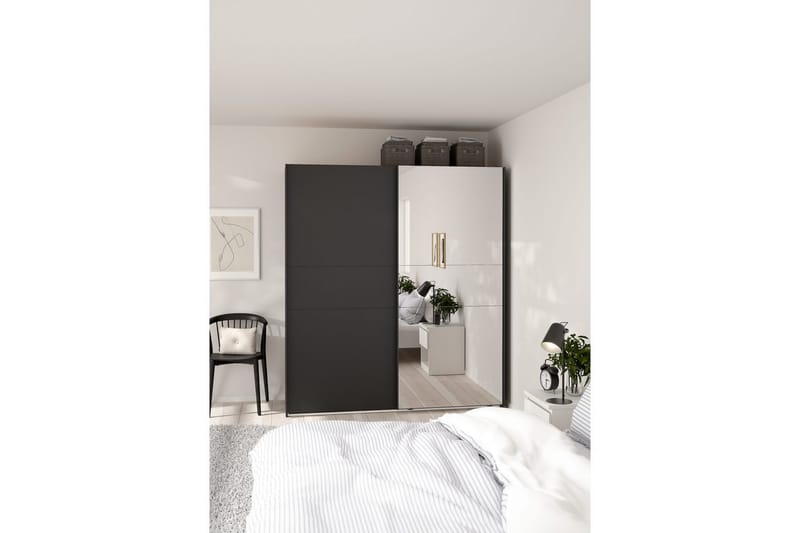 Takeru Garderob med Spegel 179x200 cm - Svart - Förvaring - Sko- & klädförvaring - Garderober & garderobssystem