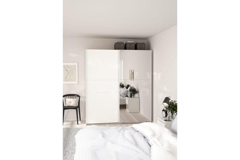 Takeru Garderob med Spegel 179x200 cm - Vit - Förvaring - Sko- & klädförvaring - Garderober & garderobssystem