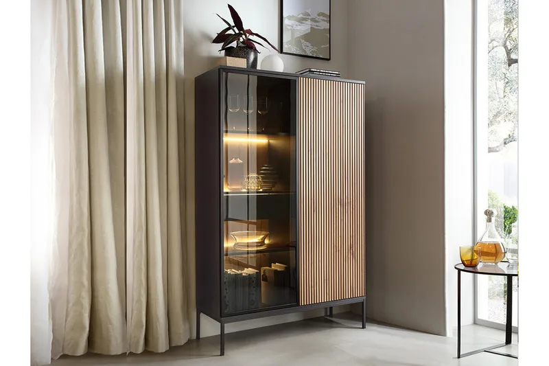 Klinkerville Vitrinskåp Glasdörr med Belysning 39 cm djup 10 cm - Svart Trä / Brun / Ribbad - Förvaring - Skåp - Vitrinskåp