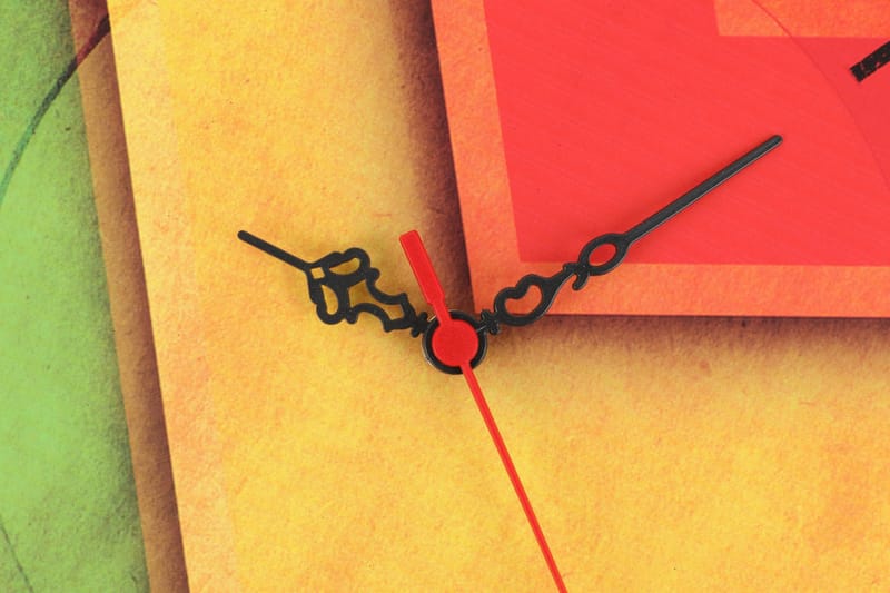 Dekorativ MDF-klocka - Flerfärgad - Inredning & dekor - Dekor & inredningsdetaljer