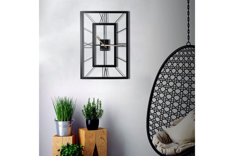 Dekorativ Metallväggklocka - Svart - Inredning & dekor - Dekor & inredningsdetaljer