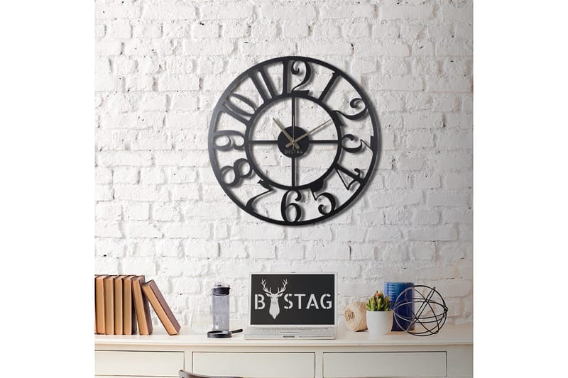 Dekorativ Metallväggklocka - Svart - Inredning & dekor - Dekor & inredningsdetaljer