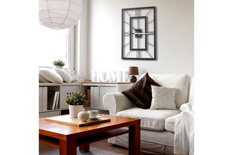 Dekorativ Metallväggklocka - Svart - Inredning & dekor - Dekor & inredningsdetaljer