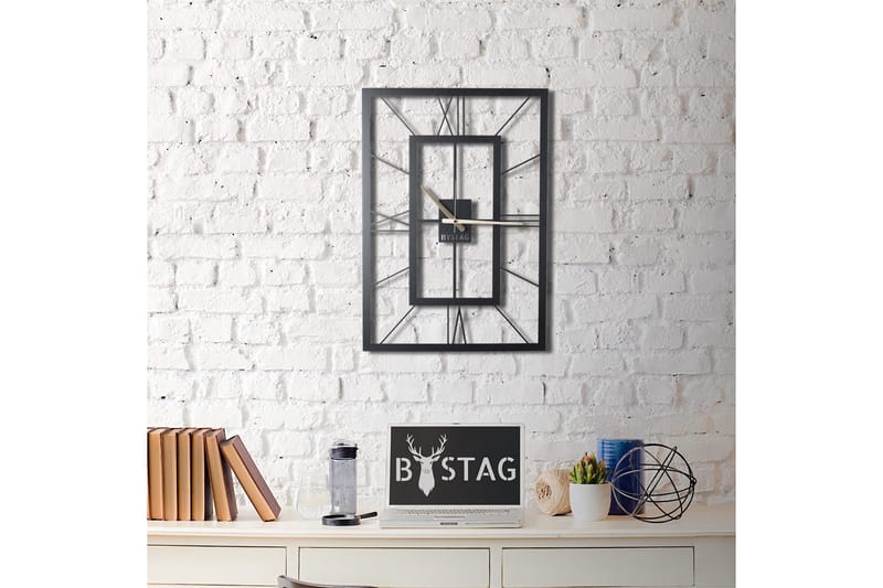 DEKORATIV Metallväggklocka - Inredning & dekor - Dekor & inredningsdetaljer