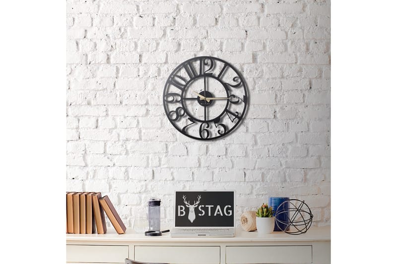 DEKORATIV Metallväggklocka - Inredning & dekor - Dekor & inredningsdetaljer