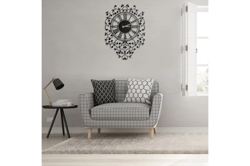 DEKORATIV Metallväggklocka - Inredning & dekor - Dekor & inredningsdetaljer