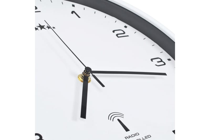 Radiostyrd väggklocka med Quartz-urverk 31 cm vit - Inredning & dekor - Dekor & inredningsdetaljer