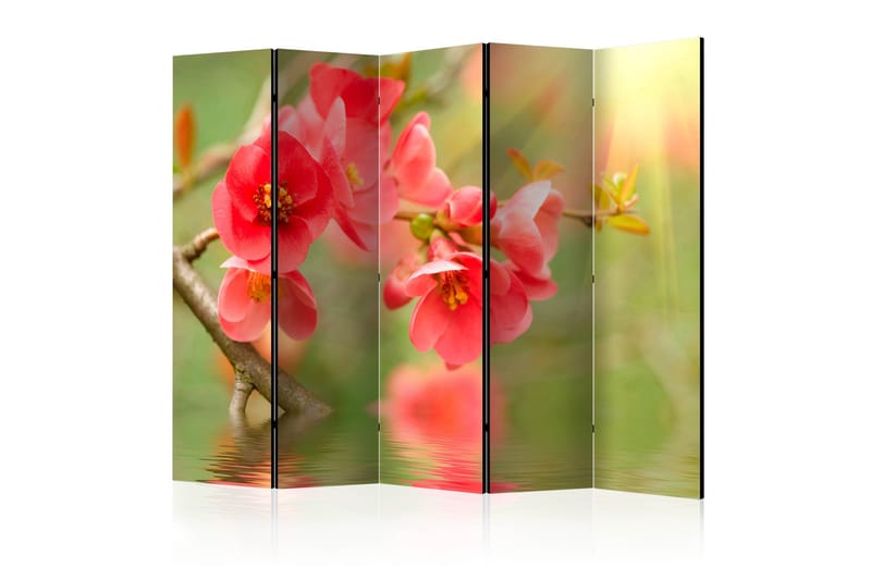 AZALEA REFLECTED IN THE WATER Rumsavdelare 225x172 cm, Artgeist sp. z o. o.