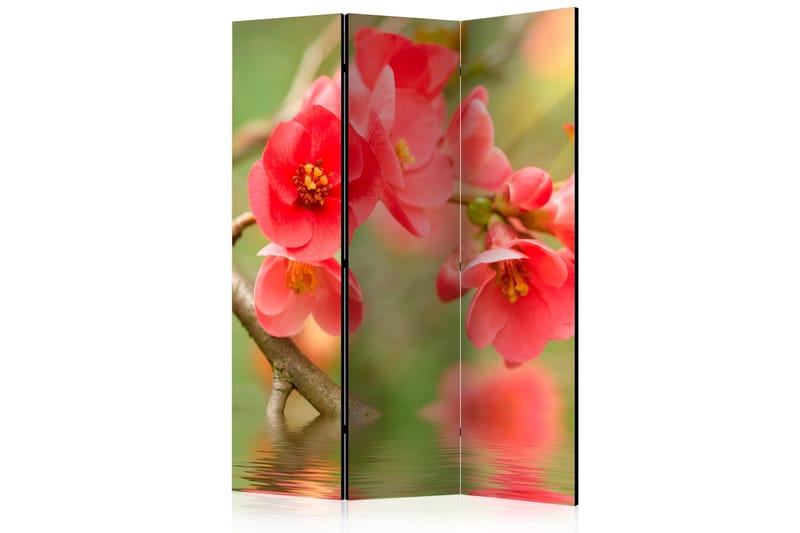 Rumsavdelare - Azalea reflected in the water 135x172, Artgeist sp. z o. o.