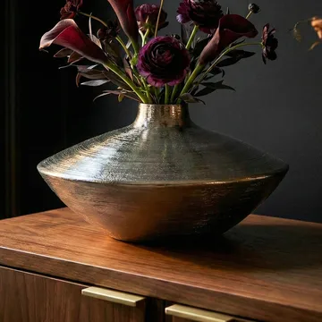 Helin Bordsvas 35 cm i aluminium - Silver - Inredning & dekor - Dekor & inredningsdetaljer
