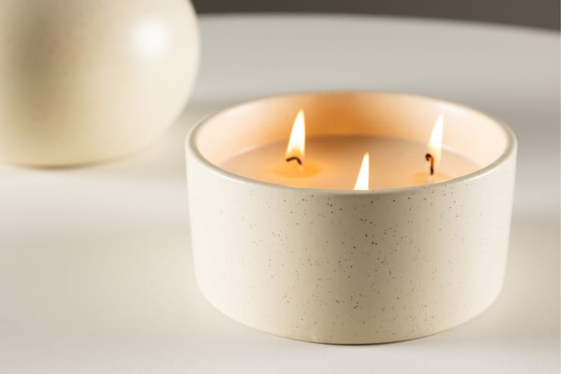 Douglas Doftljus - Beige - Inredning & dekor - Ljus & dofter - Stearinljus - Doftljus
