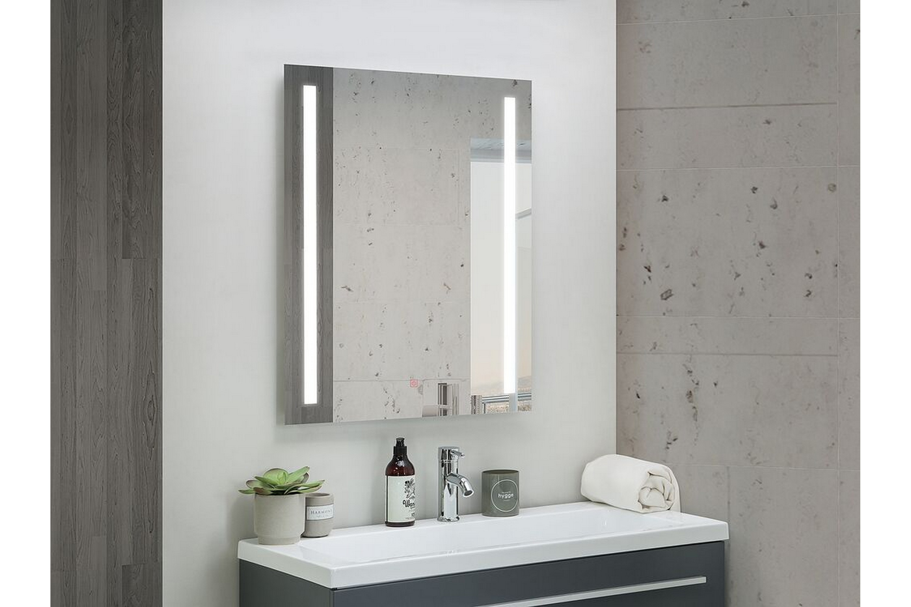 ARELIZ Spegel LED 60×80 cm Silver –