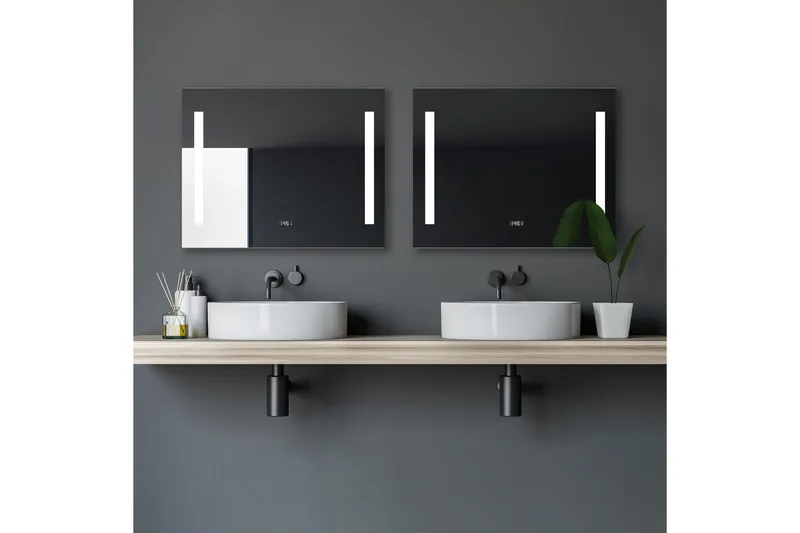 Purnuvara Badrumsspegel 80x60 cm LED-belysning
