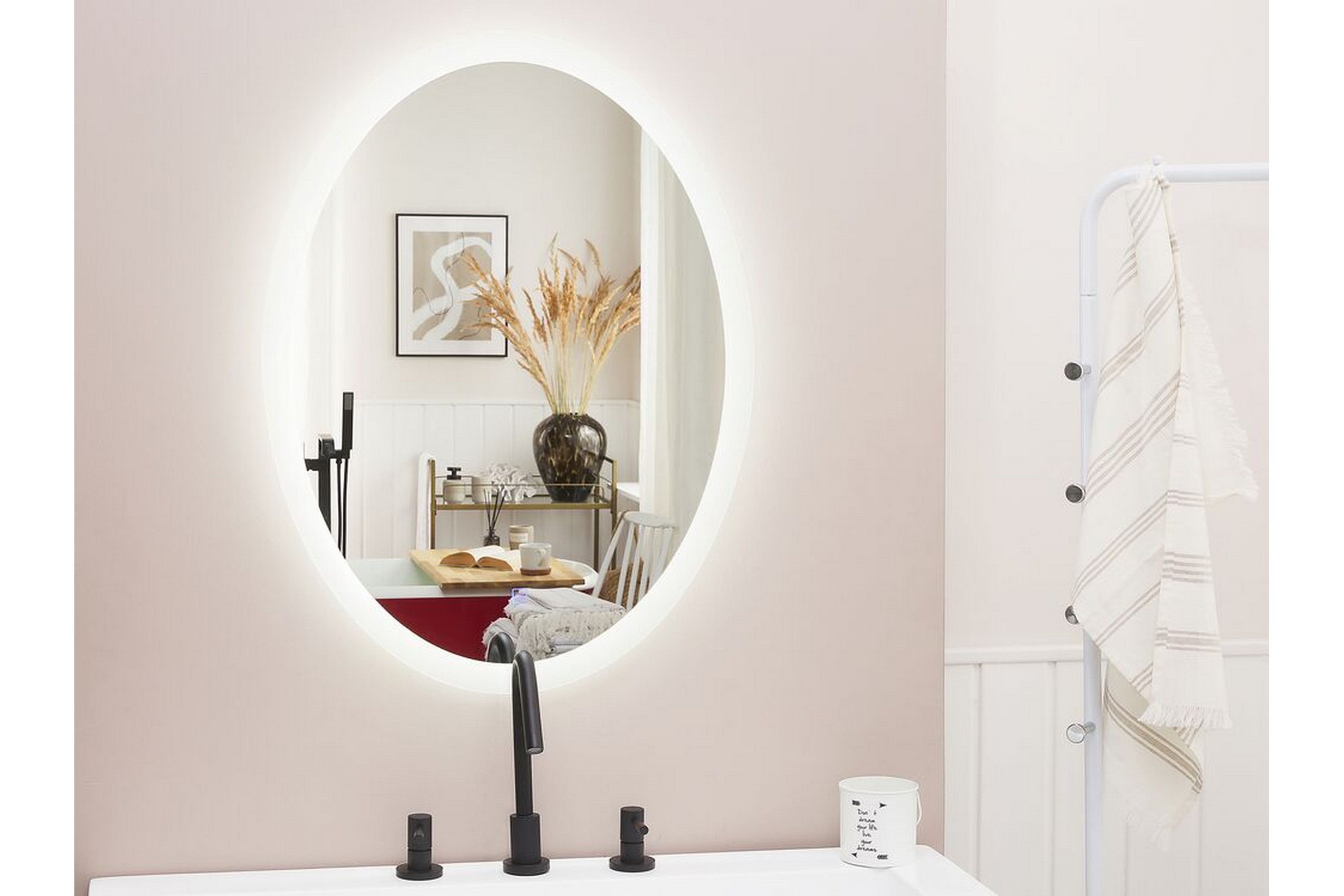 GILMAT Spegel Oval med LED-Belysning Silver –