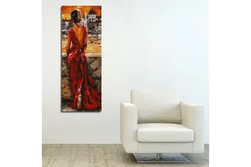 Canvastavla 30x80 cm - Kvinna i röd klänning som blickar ut över en stad vid solnedgången - Röd / Orange / Beige - Inredning & dekor - Tavlor & konst - Canvastavla
