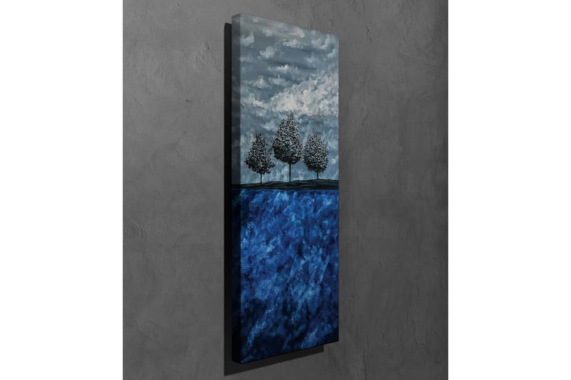 Canvastavla 30x80 cm - Tre stiliserade träd mot en blå bakgrund - Mörkblå / Ljusblå / Grå - Inredning & dekor - Tavlor & konst - Canvastavla