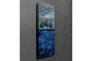 Canvastavla 30x80 cm - Tre stiliserade träd mot en blå bakgrund - Mörkblå / Ljusblå / Grå - Inredning & dekor - Tavlor & konst - Canvastavla