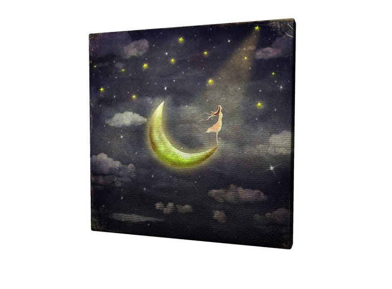 Canvastavla 45x45 cm - Drömlik scen med en kvinna som står på en måne i stjärnklara natten - Mörkblå / Grön / Vit - Inredning & dekor - Tavlor & konst - Canvastavla