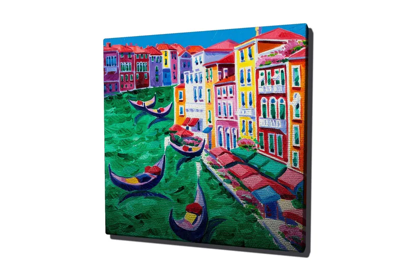 Canvastavla 45x45 cm - Färgglad vy av en kanal med gondoler och färgglada byggnader - Grön / Röd / Blå - Inredning & dekor - Tavlor & konst - Canvastavla