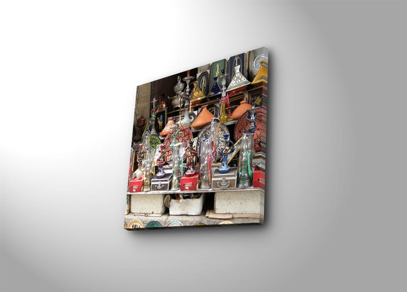 Canvastavla 45x45 cm - Färgglada hantverk och dekorativa föremål i en marknadsställning, Röd / Grön / Orange