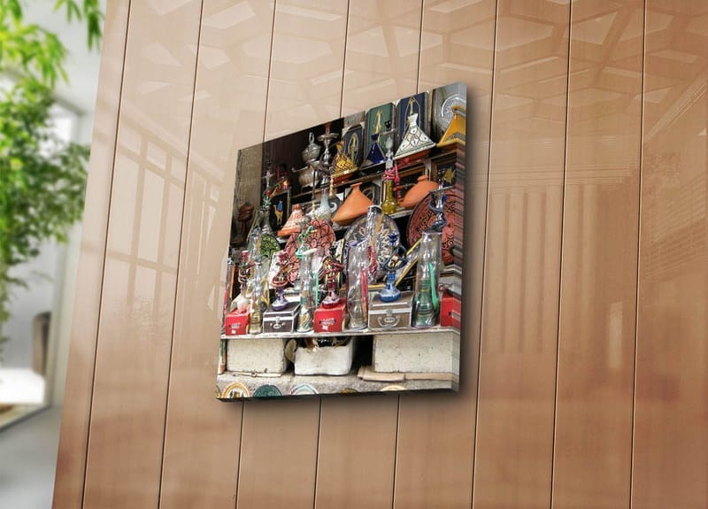 Canvastavla 45x45 cm - Färgglada hantverk och dekorativa föremål i en marknadsställning - Röd / Grön / Orange - Inredning & dekor - Tavlor & konst - Canvastavla